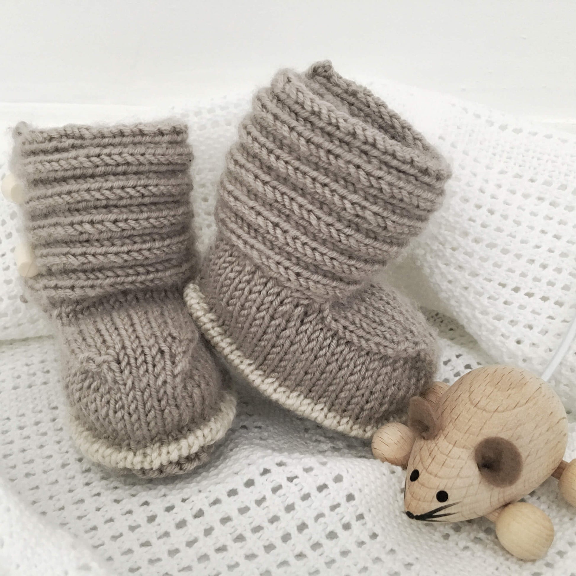high cuff baby booties knitting pattern